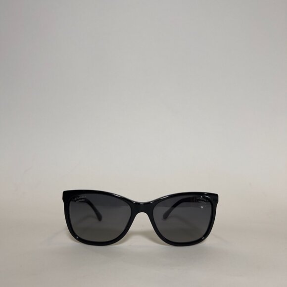 Chanel Black Polarized Sunglasses with Silver Chain Link Detailing - Picture 3 of 11